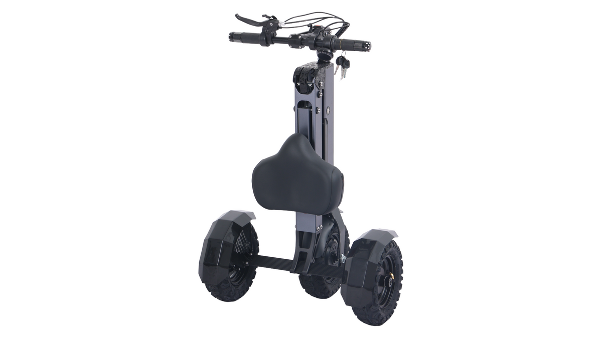 Vue arrière de la trottinette électrique pliable YĒYĒ TWIST compact avec pneus larges et garde-boues profilés avec selle