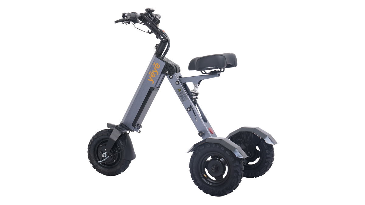 Trottinette électrique pliable pour senior YĒYĒ TWIST vu de profil 3/4 arrière avec repose-pieds intégrés et roues motrices tout-terrain